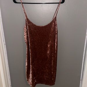 Rose gold velvet and soft dress in size large from forever 21 (fits medium)